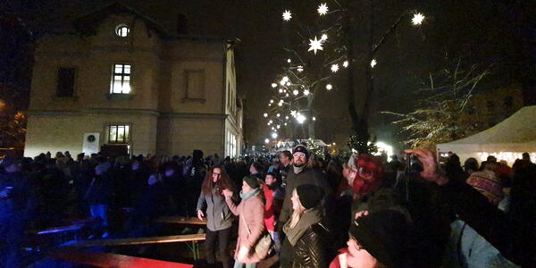Weihnachtsmarkt bei Nacht